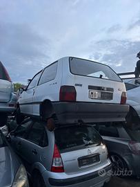 FIAT UNO 3 porte anno 1998 disponibili ricambi aut