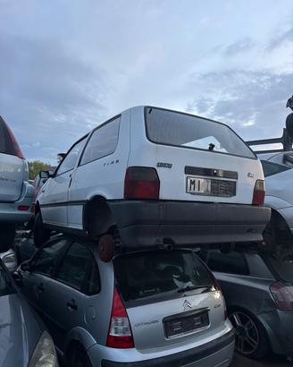 FIAT UNO 3 porte anno 1998 disponibili ricambi aut