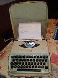 Macchina da scrivere Olivetti Underwood 18