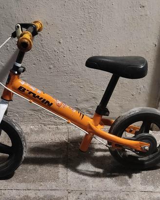 Bicicletta senza pedali b'twin