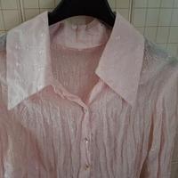 Camicia rosa in tessuto ricamato effetto stropicci