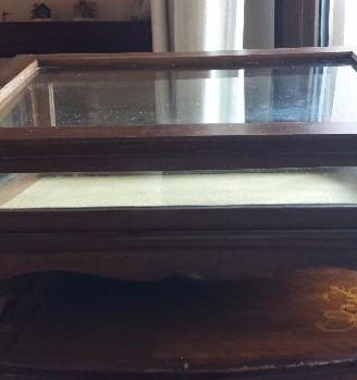 Teca in legno e vetro