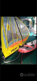 Wind surf completo Protec bee 144 lt + 2 vele