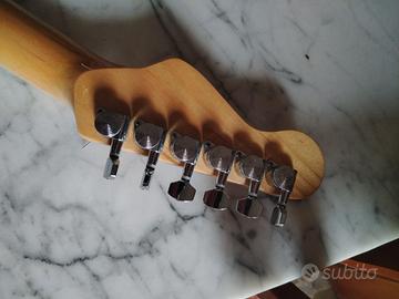 CHITARRA ELETTRICA BIANCA