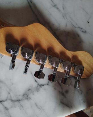 CHITARRA ELETTRICA BIANCA
