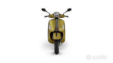 Vespa gts super sport verde ambizioso matt