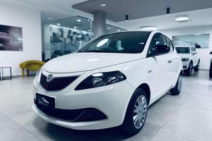 Lancia Ypsilon 1.0 firefly hybrid Silver