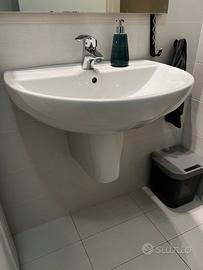 Lavandino e bidet in ceramica