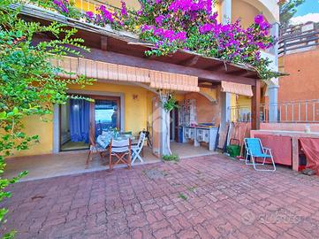 2 LOCALI A CASTELSARDO