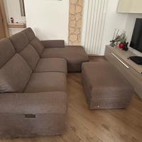 Divano e pouf di poltrone e sofà