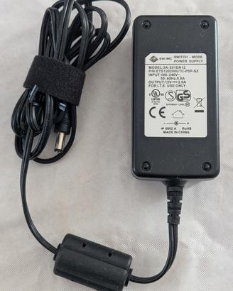 alimentatore 12V 2.0A