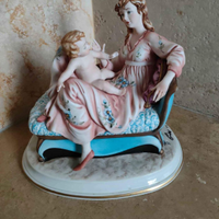 Maternità in Porcellana di Capodimonte Cortese