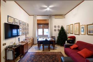 Appartamento in stabile d'epoca con box auto