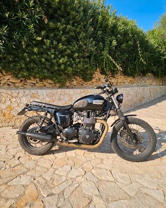 Bonneville T100 black special