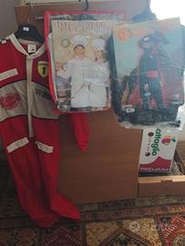 Vestiti da carnevale ancora nuovi