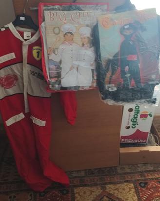 Vestiti da carnevale ancora nuovi