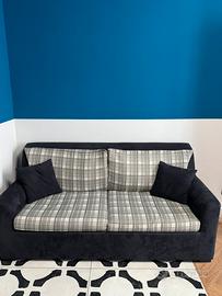 Divano letto matirmonale  pari al nuovo