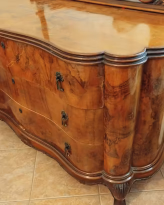 Comò cassettiera stile Chippendale