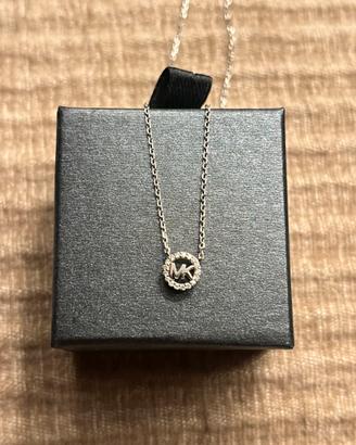Collana Michael Kors in argento sterling e logo in