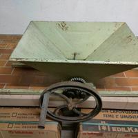 Pigiatrice uva manuale