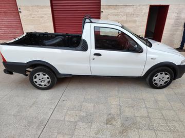 Fiat Strada 1.9 JTD PICK UP