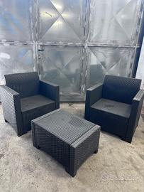 Set tavolino con 2 poltrone 1 divanetto