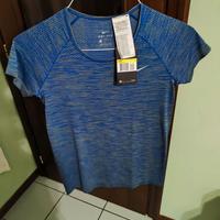 Maglietta Nike dry-fit con cartellino