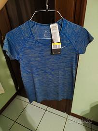 Maglietta Nike dry-fit con cartellino