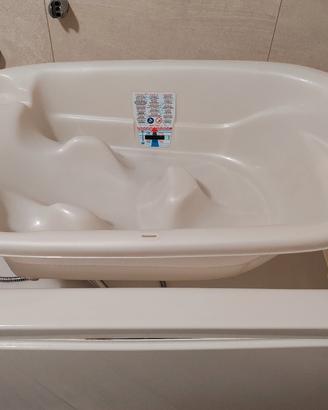 vaschetta bagno  per neonati compreso di barre. 
