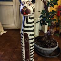 gatto in legno indonesiano dipinto a mano 