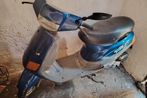 piaggio zip 