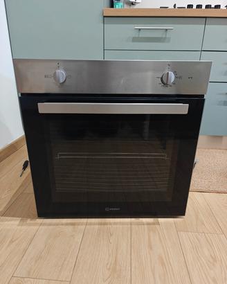 Forno indesit It74