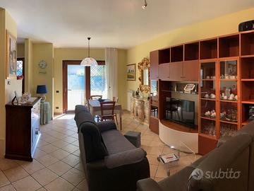 Porzione di villa a schiera