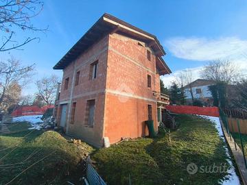 VILLA SINGOLA A SAN BENEDETTO VAL DI SAMBRO