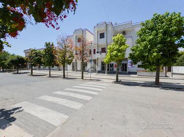 4 LOCALI A MANFREDONIA