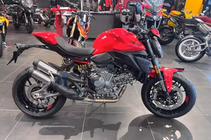 DUCATI Monster V2 890 Plus