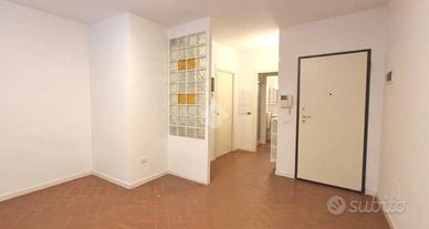 MONOLOCALE A BOLOGNA