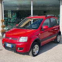 Fiat Panda 4x4 1.3 MJT 16V DPF Climbing