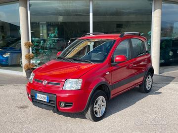 Fiat Panda 4x4 1.3 MJT 16V DPF Climbing