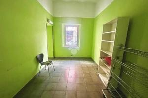 NEGOZIO A GRUGLIASCO