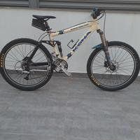 Mountain bike Kona bi ammortizzata