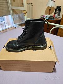 anfibi dr. martens 
