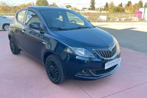 Lancia Ypsilon 1.0 Hybrid 70 cv Silver