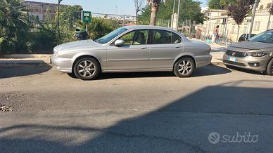 Jaguar 2000 