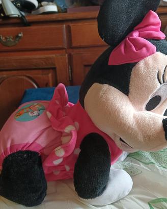 Minnie che gattona