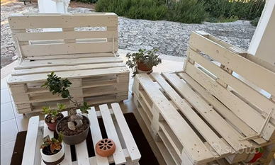 Salotto da giardino in pallet 2 divanetti tavolo