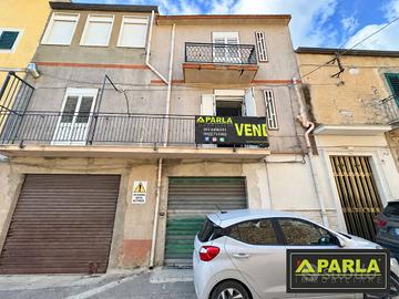 Casa indipendente di 300 m² con più di 5 locali a 