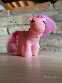Fakie baby pony con collana made in China