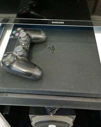PS4 + Joystick+ giochi