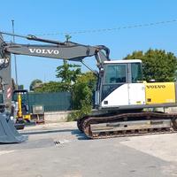 E151 Escavatore Volvo EC160